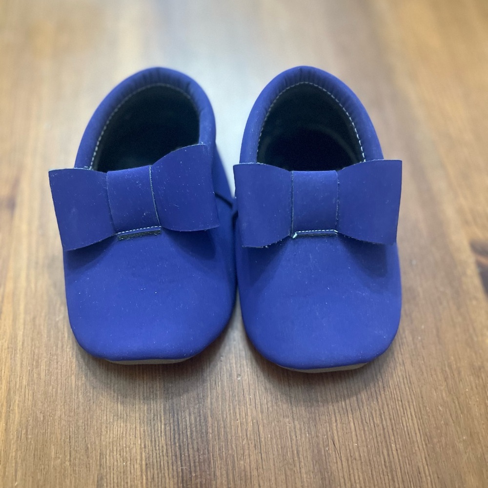 Texas Moccs Purple Moccasins with Decorative Bow